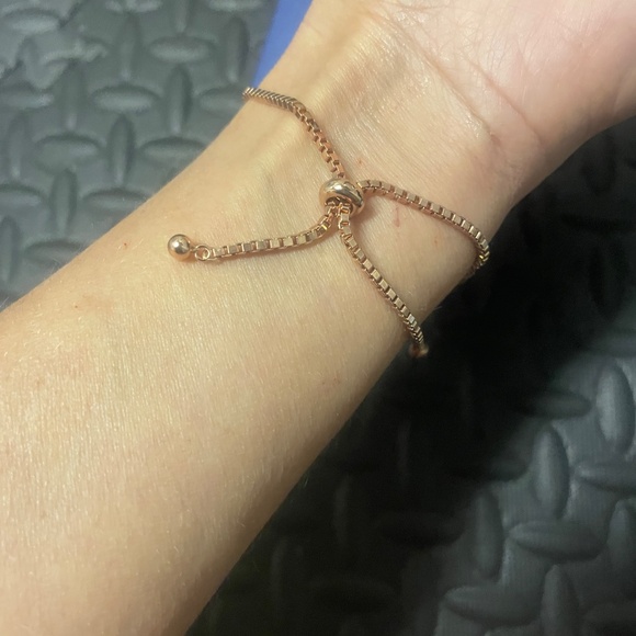 ✨ Brilliance Rose Gold Adjustable Bracelet – Oval Pink Crystal Halo Links ✨ - Picture 3 of 3